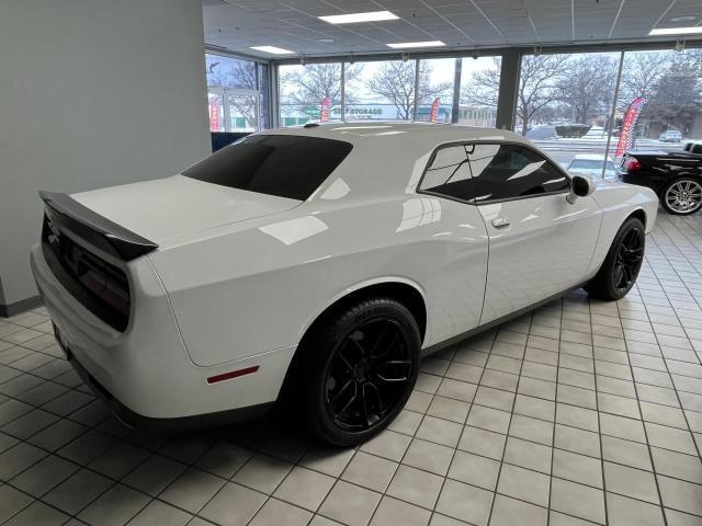 2C3CDZAGXLH196583 - 2020 DODGE CHALLENGER SXT WHITE photo 4