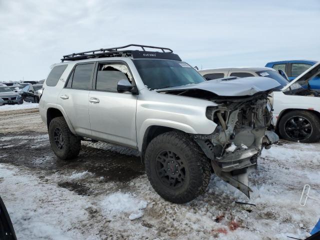 JTEBU5JR1J5534082 - 2018 TOYOTA 4RUNNER SR5/SR5 PREMIUM SILVER photo 4