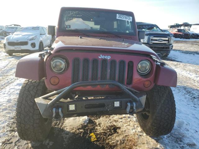 1C4BJWFG6CL137184 - 2012 JEEP WRANGLER RUBICON MAROON photo 5