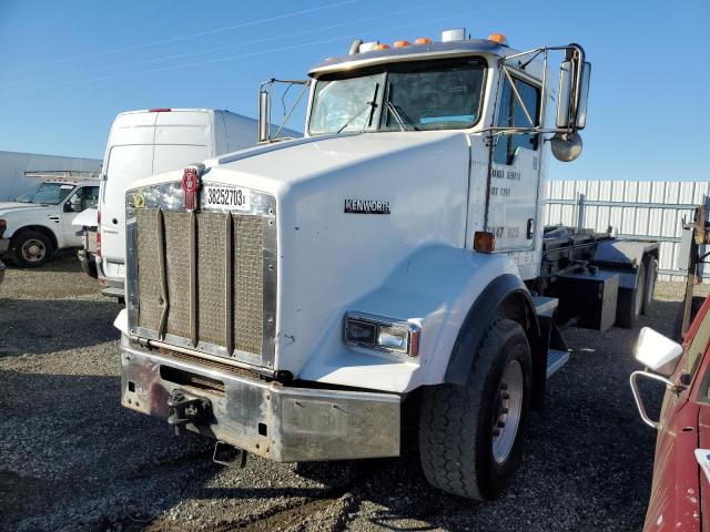 3BKDL40X17F182600 - 2007 KENWORTH CONSTRUCTI WHITE photo 2