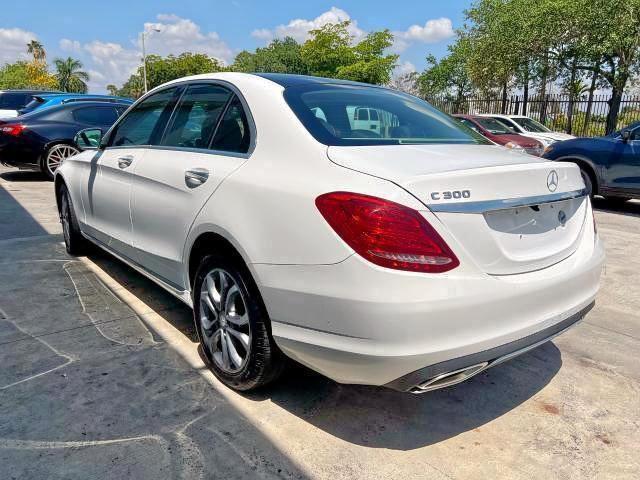 WDDWF4KB0HR233758 - 2017 MERCEDES-BENZ C 300 4MATIC WHITE photo 3