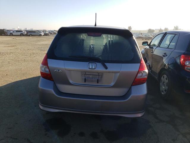 JHMGD37638S004296 - 2008 HONDA FIT SPORT GRAY photo 6