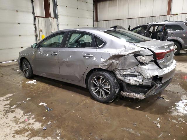 3KPF24ADXPE583613 - 2023 KIA FORTE LX GRAY photo 2