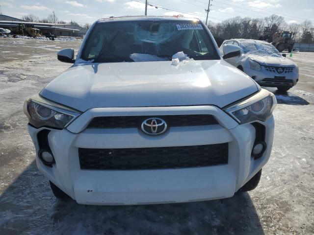 JTEZU5JR3F5103684 - 2015 TOYOTA 4RUNNER SR5 WHITE photo 5