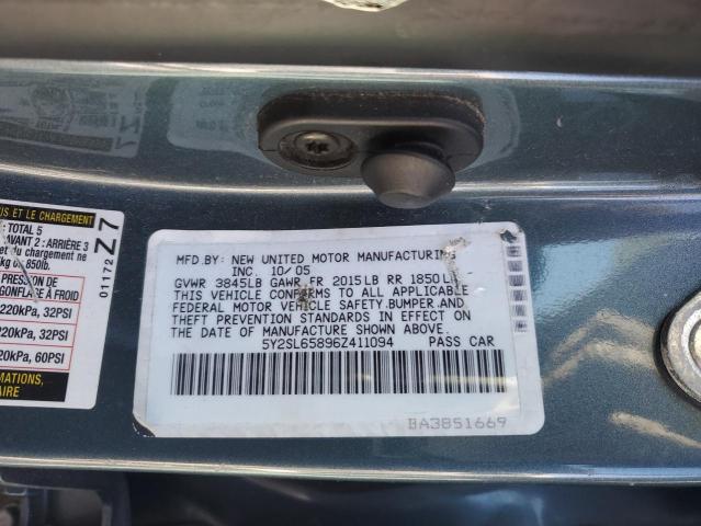 5Y2SL65896Z411094 - 2006 PONTIAC VIBE GREEN photo 13