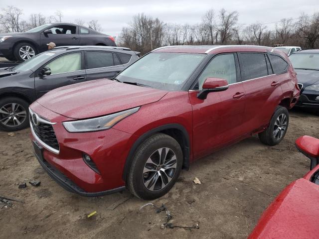 5TDGZRBH2MS535989 - 2021 TOYOTA HIGHLANDER XLE RED photo 1