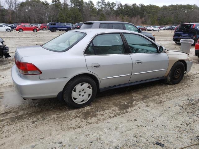 1HGCG16422A010049 - 2002 HONDA ACCORD LX SILVER photo 3