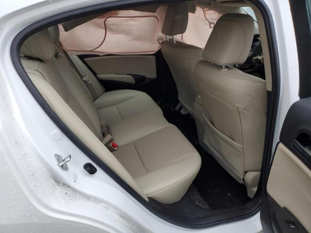 19UDE2F71JA007748 - 2018 ACURA ILX PREMIUM TECH თეთრი ფოტო 10