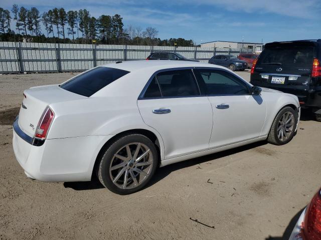 2C3CCAEG8EH354663 - 2014 CHRYSLER 300C WHITE photo 3