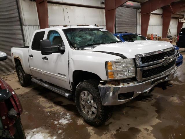 1GC1KXC87BF163298 - 2011 CHEVROLET SILVERADO K2500 HEAVY DUTY LT WHITE photo 4