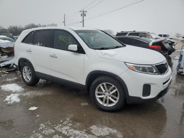 5XYKT3A64FG630983 - 2015 KIA SORENTO LX WHITE photo 4