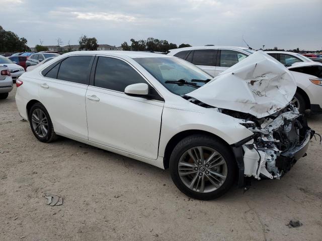 4T1BF1FK6HU416902 - 2017 TOYOTA CAMRY LE WHITE photo 4