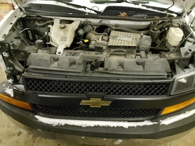 1GCWGBFG6K1290165 - 2019 CHEVROLET EXPRESS G2 WHITE photo 12