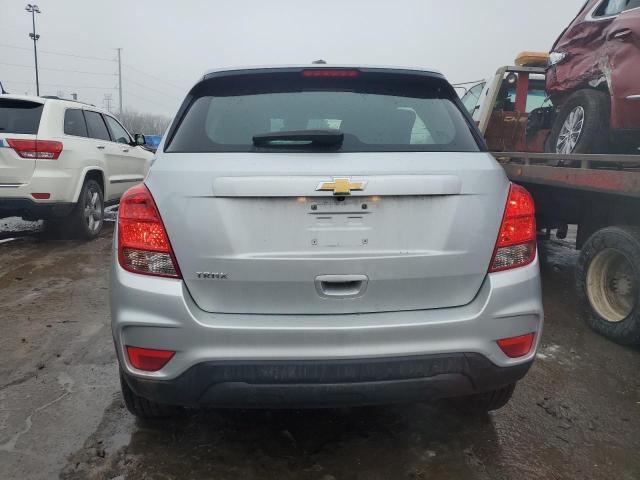 3GNCJKSB4LL196141 - 2020 CHEVROLET TRAX LS SILVER photo 6