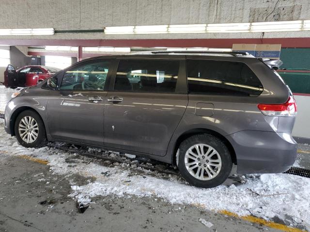 5TDYK3DC6DS379186 - 2013 TOYOTA SIENNA XLE GRAY photo 2