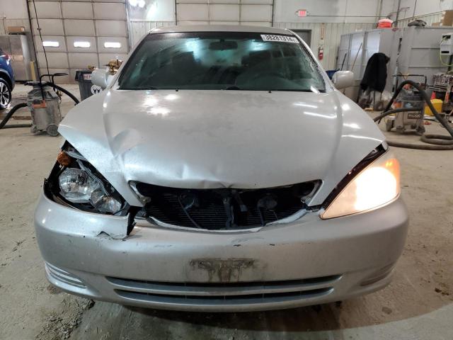 4T1BE32K32U553078 - 2002 TOYOTA CAMRY LE SILVER photo 5
