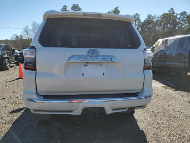 JTEZU5JR5L5221084 - 2020 TOYOTA 4RUNNER SR5 WHITE photo 6