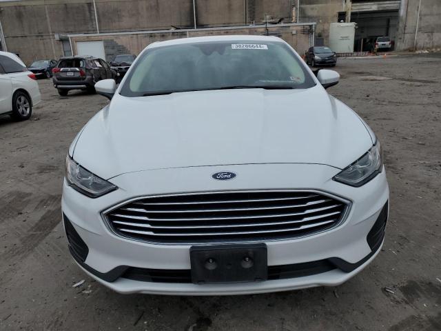 3FA6P0HD5LR261244 - 2020 FORD FUSION SE WHITE photo 5