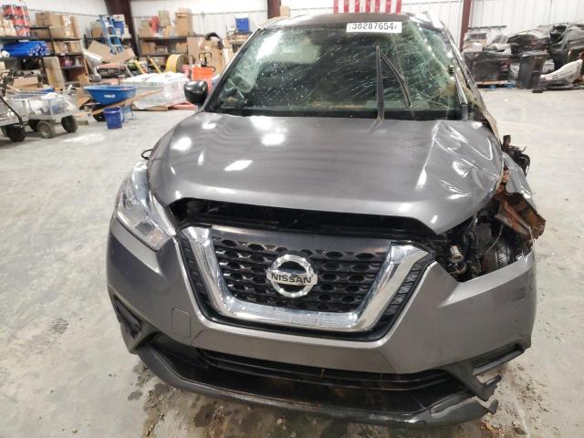 3N1CP5CU2KL565931 - 2019 NISSAN KICKS S CHARCOAL photo 5