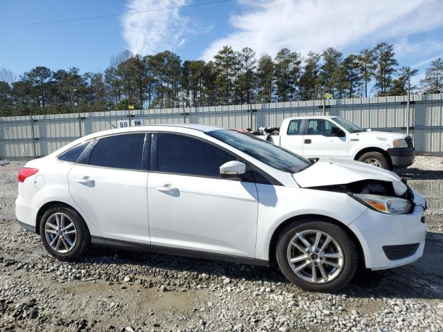 1FADP3F27FL285851 - 2015 FORD FOCUS SE WHITE photo 4