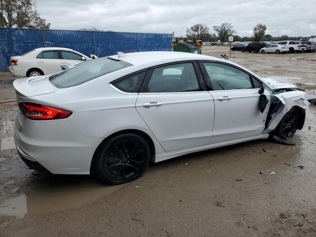 3FA6P0HD4KR229545 - 2019 FORD FUSION SE WHITE photo 3