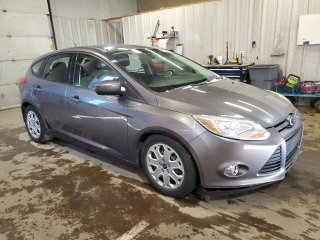 1FAHP3K25CL140956 - 2012 FORD FOCUS SE GRAY photo 4