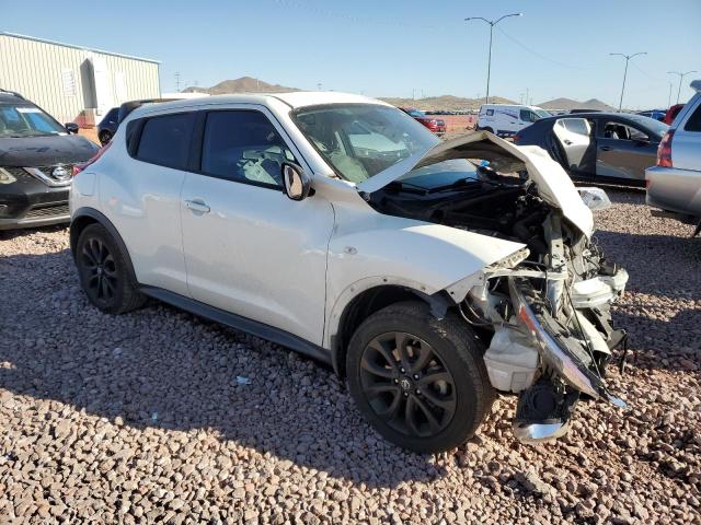 JN8AF5MVXDT214671 - 2013 NISSAN JUKE S WHITE photo 4