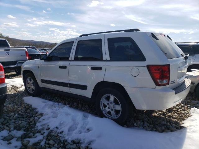 1J4HR48N66C217411 - 2006 JEEP GRAND CHER LAREDO WHITE photo 2