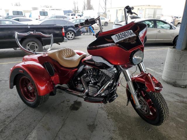 1HD1MAM35CB855383 - 2012 HARLEY-DAVIDSON FLHTCUTG TRI GLIDE ULTRA CLASSIC RED photo 1