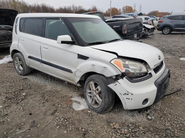 KNDJT2A25A7121445 - 2010 KIA SOUL + WHITE photo 4