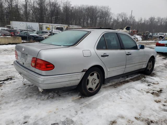 WDBJF70H0XA811740 - 1999 MERCEDES-BENZ E 430 SILVER photo 3