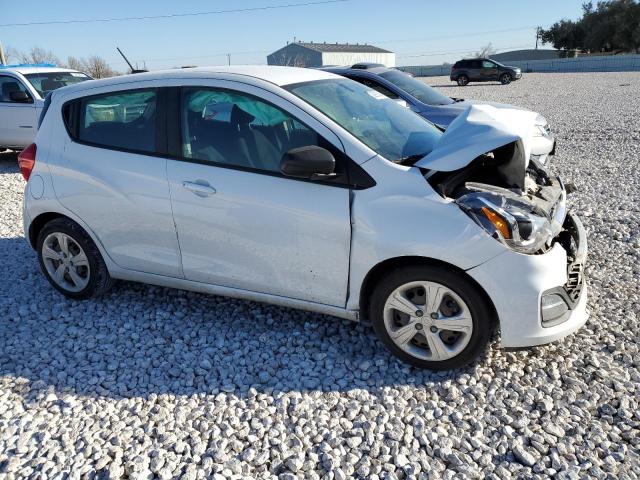 KL8CB6SA6KC765644 - 2019 CHEVROLET SPARK LS WHITE photo 4