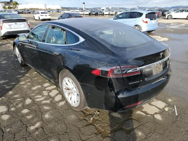 5YJSA1E26HF193998 - 2017 TESLA MODEL S შავი ფოტო 2