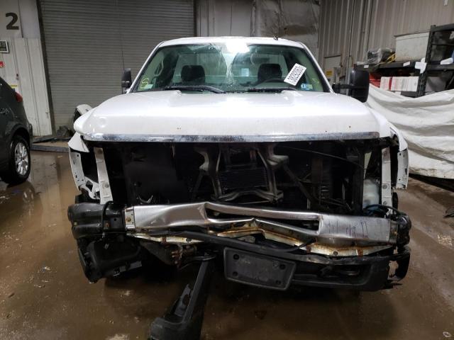 1GCHC24K17E536776 - 2007 CHEVROLET SILVERADO C2500 HEAVY DUTY WHITE photo 5