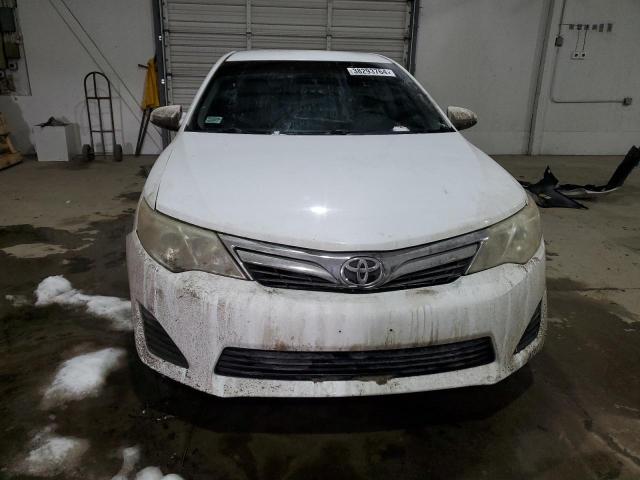 4T1BF1FK8DU275437 - 2013 TOYOTA CAMRY L WHITE photo 5