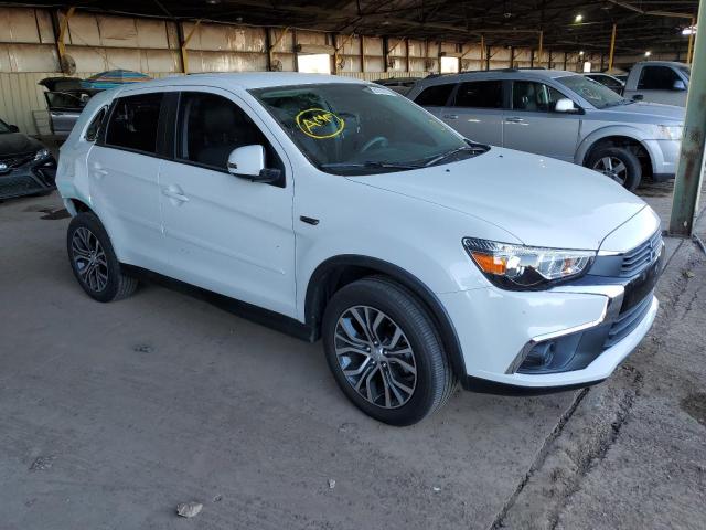 JA4AP3AU7HZ019097 - 2017 MITSUBISHI OUTLANDER ES WHITE photo 4