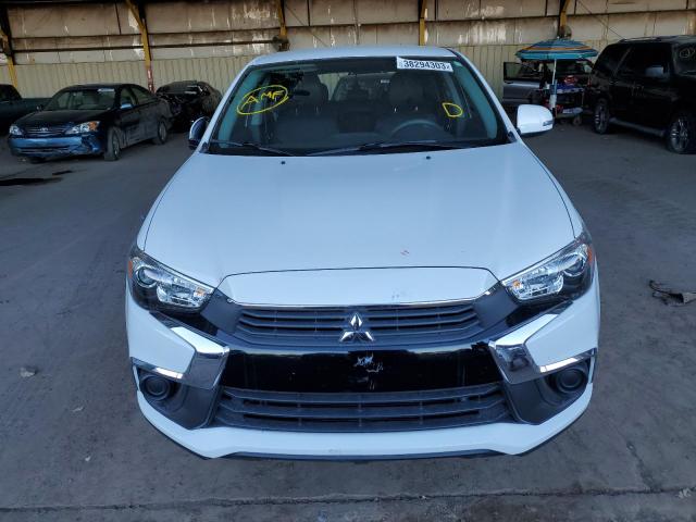 JA4AP3AU7HZ019097 - 2017 MITSUBISHI OUTLANDER ES თეთრი ფოტო 5