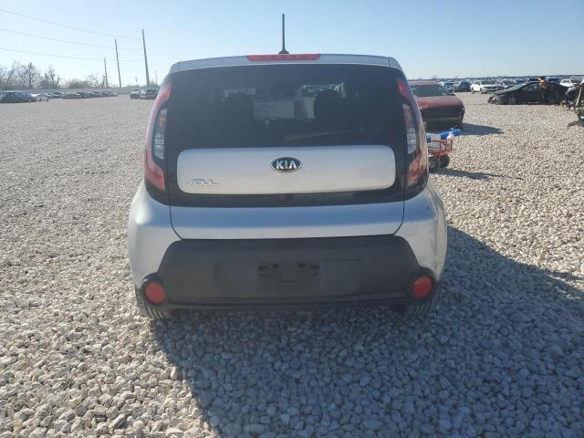 KNDJN2A2XG7832500 - 2016 KIA SOUL SILVER photo 6