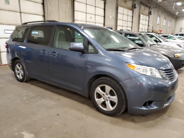 5TDKK3DC8FS650788 - 2015 TOYOTA SIENNA LE BLUE photo 4