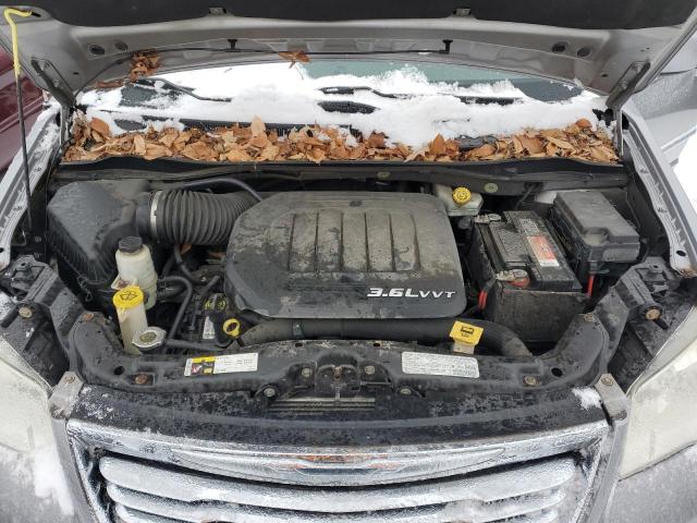 2C4RC1BG1DR674958 - 2013 CHRYSLER TOWN & COU TOURING SILVER photo 12