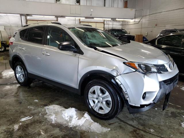 2T3BFREVXFW389105 - 2015 TOYOTA RAV4 LE SILVER photo 4