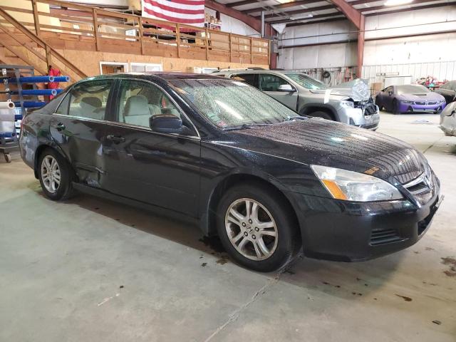 1HGCM56357A134671 - 2007 HONDA ACCORD SE BLACK photo 4