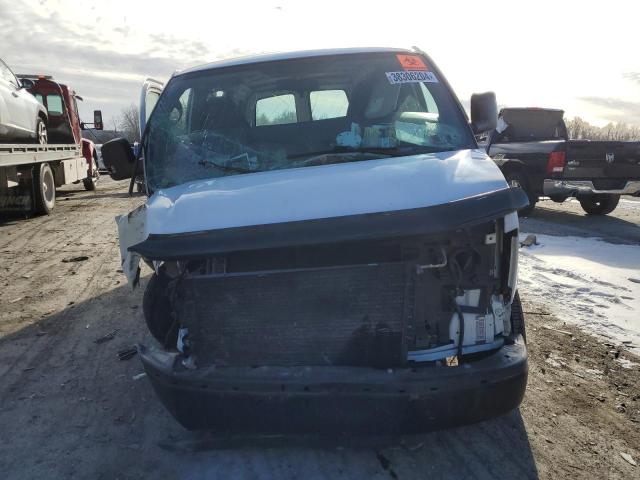 1GTUGADX1A1173418 - 2010 GMC SAVANA G1500 WHITE photo 5