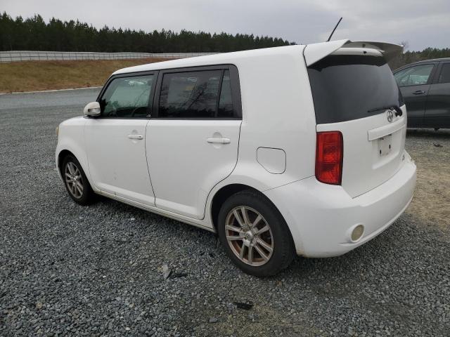 JTLKE50E581030205 - 2008 TOYOTA SCION XB WHITE photo 2