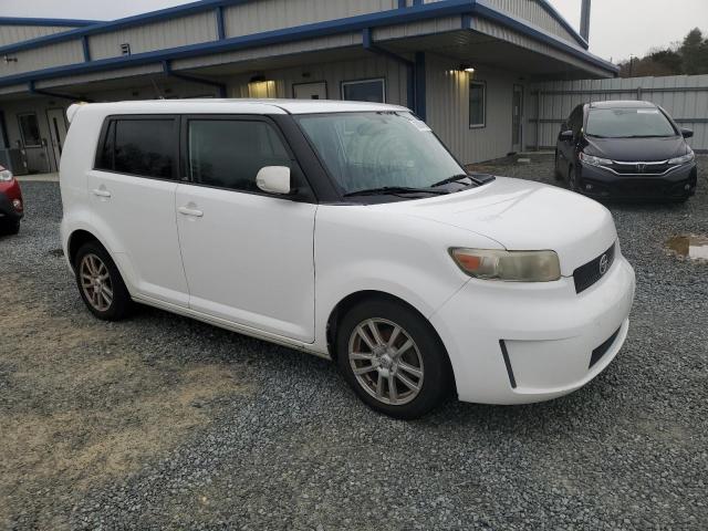 JTLKE50E581030205 - 2008 TOYOTA SCION XB WHITE photo 4