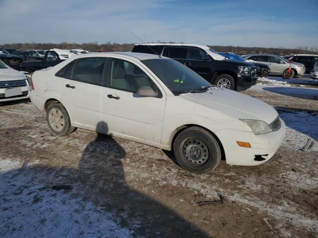 1FAFP34N96W172987 - 2006 FORD FOCUS ZX4 WHITE photo 4