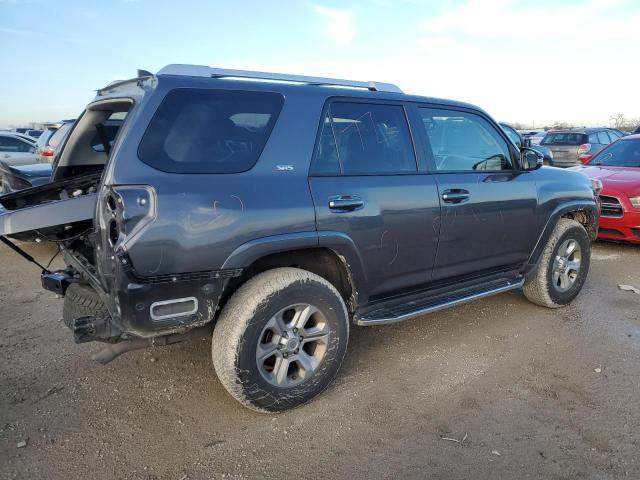 JTEBU5JRXJ5508399 - 2018 TOYOTA 4RUNNER SR5/SR5 PREMIUM GRAY photo 3