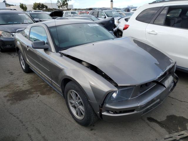 1ZVFT80N655173945 - 2005 FORD MUSTANG CHARCOAL photo 4