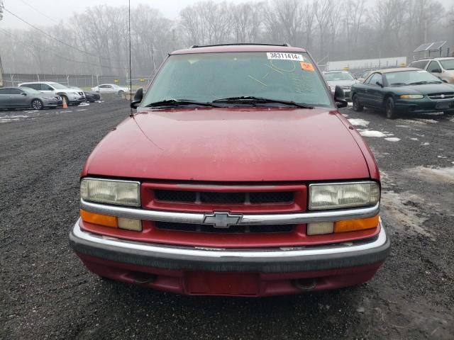 1GNDT13W2W2181816 - 1998 CHEVROLET BLAZER BURGUNDY photo 5