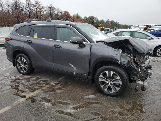 5TDKBRCH2PS114081 - 2023 TOYOTA HIGHLANDER HYBRID XLE SILVER photo 4